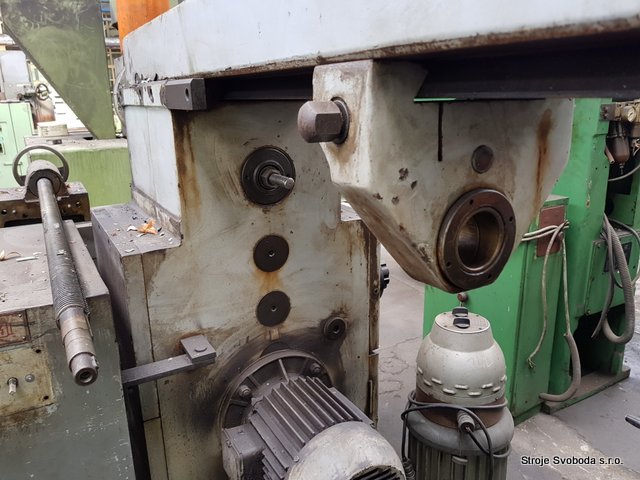 Frézka konzolová FU 25 (2941 vymenit-Frezka konzolova FU 25 (8). Frézka konzolová FU 25 (8).jpg)